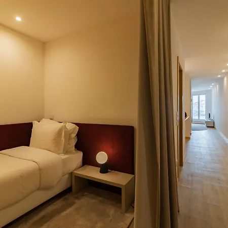 Youropo - Ribeira Gaia * Вила-Нова-ди-Гая